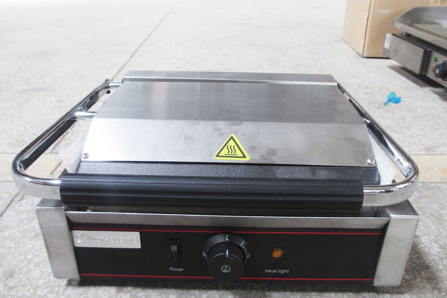 Side View of Panini Griddle