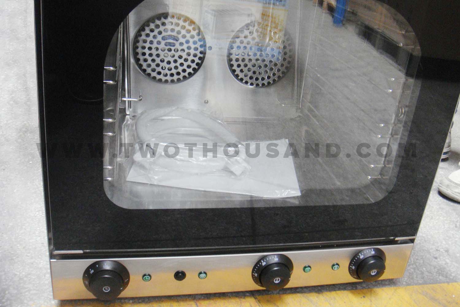 Front View of Electric Convection Oven TT-O169