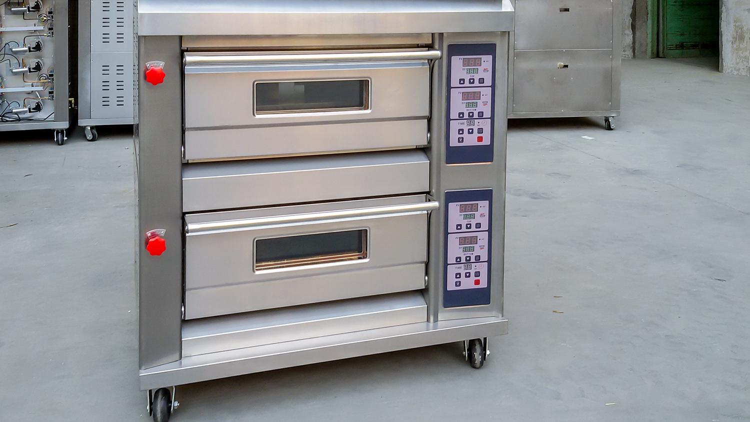 Commercial bakery oven