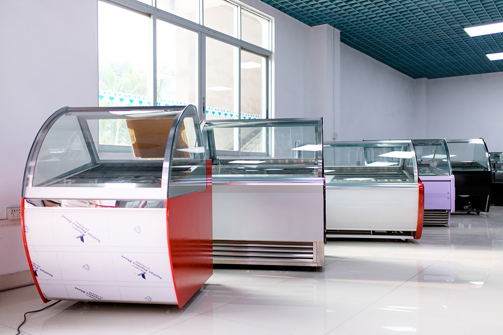 Refrigerated Bakery Glass Display Case - Showroom Picture (2)